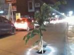 jalan-berlubang-di-sawangan-depok_20170807_072100.jpg