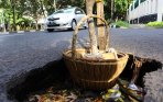jalan-berlubang_20141211_184701.jpg