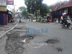 jalan-canggu-berlubang_20160225_140012.jpg