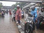 jalan-di-panjaitan-banjir-nih.jpg