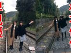 jalan-di-rel-kereta-api-dua-artis-jepang-dituntut-ke-pengadilan_20170211_132749.jpg