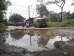 jalan-menuju-stasiun-kereta-rancaekek_20171021_131840.jpg