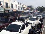 jalan-raya-puncak-macet-warga-memilih-jalan-kaki-tribunnewsbogorcomyudistira-wanne.jpg