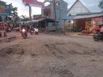 jalan-rusak-di-medan.jpg