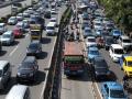 jalur-busway-diterobis-metromini-dan-motor.jpg