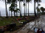 jalur-di-kawasan-pantai-carita-menuju-kecamatan-sumur_3.jpg