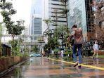 jalur-pedestrian-yang-ada-di-sepanjang-jalan-sudirman-jakarta-pusat.jpg