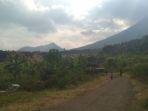 jalur-pendakian-menuju-gunung-guntu.jpg