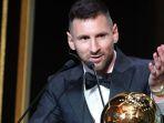 jam-tangan-emas-18-karat-lionel-messi-saat-dipakai-dalam-penganugerahan.jpg