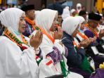 jamaah-haji-kloter-pertama-debarkasi-surabaya-datang-lebih-awal_20240623_202145.jpg
