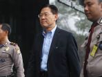 james-riady-diperiksa-kpk-jadi-saksi-billy-sindoro_20181030_105718.jpg
