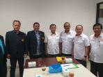 jamhuron-saat-menerima-kunjungan-panitia-pelaksana-pra-pon-gulat.jpg