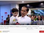 jan-ethes-di-temani-presiden-jokowi-saat-memperkenalkan-adik-perempuannya-yang-baru-lahir.jpg