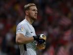jan-oblak-pegangbotolll_20171001_163457.jpg