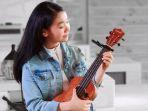 jane-callista-coba-kenalkan-karya-sendiri-di-blantika-musik-tanah-air.jpg