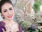 jarang-muncul-di-tv-setelah-dinikahi-pengusaha-tajir-ini-rumah-mewah-momo-geisha-yang-ada-salonnya.jpg