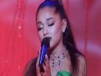jari-manis-ariana-grande_20181018_111824.jpg