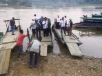 jasa-penyeberangan-long-boat_20151016_142944.jpg