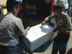 jasad-korban-pesawat-tiba-di-batam_20161205_213232.jpg