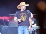 jason-aldean_20171002_194104.jpg