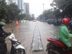 jatinegara-kebanjiran-tingginya-60-centimeters.jpg