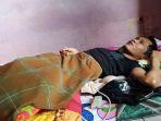 jatuh-dalam-kondisi-duduk-saat-bekerja-anggita-lumpuh-dan-ditinggal-anak-istri-ini-kisahnya.jpg