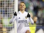 javier-hernandez-cetak-gol-untuk-la-galaxy.jpg