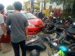 jazz-tabrak-motor-di-depan-smkn-pemalang.jpg