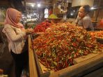 jelang-imlek-harga-cabe-melonjak-di-kaltim_20200122_143659.jpg
