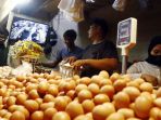 jelang-ramadhan-permintaan-telur-ayam-mulai-naik_20230303_195318.jpg