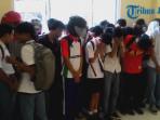 jelang-ujian-semester-59-pelajar-diamankan-satpol-pp-kota-jambi-2_20151130_213956.jpg