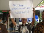 jemaah-first-travel_20170810_194337.jpg