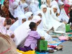 jemaah-laksanakan-sholat-idul-adha-1440-h_20190812_123042.jpg