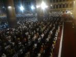 jemaah-salat-tarawih_20160605_210400.jpg
