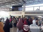 jemaah-umrah-di-bandara-juanda-surabaya_20170513_113145.jpg