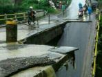 jembatan-ambrol_20170306_153530.jpg