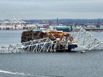 jembatan-baltimore-as-ambruk-ditabrak-kapal-kargo_20240326_223230.jpg