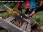 jembatan-desa-dambung-raya-putus-dihantam-arus_20171012_142043.jpg