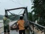 jembatan-di-banten-putus.jpg