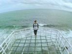 jembatan-kaca-di-pantai-nguluran_20180314_102822.jpg