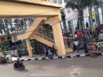 jembatan-penyeberangan-orang_20160701_155202.jpg<pf>bercak-darah_20160701_155126.jpg