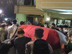 jenazah-almarhum-ketua-dewan-pers-azyumardi-azra-tiba23.jpg