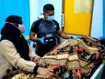 jenazah-bardansyah-damanik-alias-tomi-saat-dibawa-ke-rumah-sakit-untuk-diautopsi.jpg
