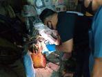 jenazah-dikubur-di-bawah-tempat-tidur-nih.jpg
