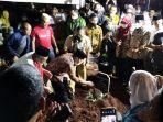 jenazah-ferry-mursyidan-baldan-dimakamkan-11.jpg