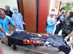 jenazah-korban-pesawat-lion-air-jt-610-tiba-di-rs-polri_20181030_182931.jpg