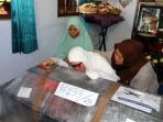 jenazah-mahasiswi-yang-meninggal-di-jerman-tiba-di-rumah-duka_20180824_123337.jpg