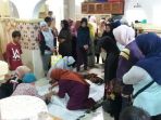 jenazah-novi-eka-mely-yana-usai-dimandikan-di-musala-al-istiqomah_20170221_162655.jpg