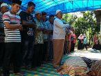 jenazah-pasutri-korban-mobil-masuk-sungai.jpg