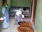 jenazah-rusnawati-di-rsud-sekayu_20150604_114003.jpg